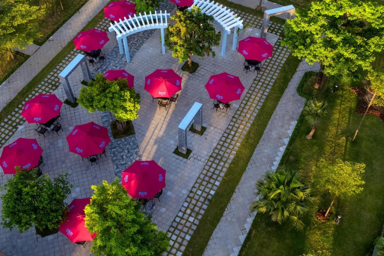 Khach San Sam Quang Binh Hotel Ðồng Hới Buitenkant foto